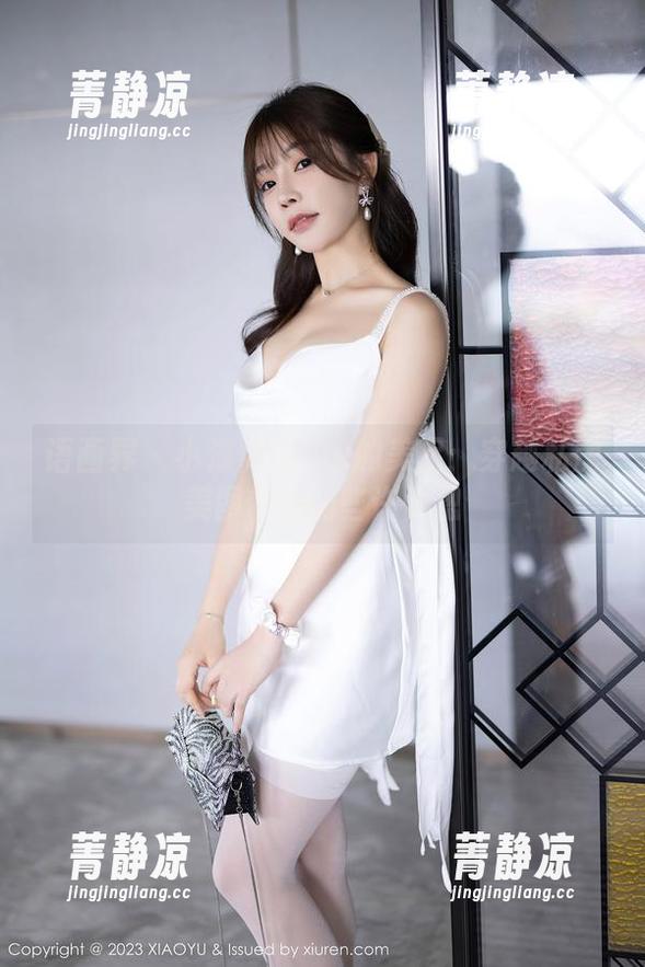 语画界 - 小海臀Rena的美足：穿越私房美图带来的些许恍惚