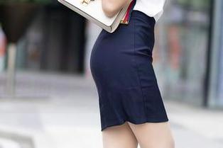 语画界 - 可以说郑颖姗的毛衣福利不小，图包里的每一张就是一种挑逗。