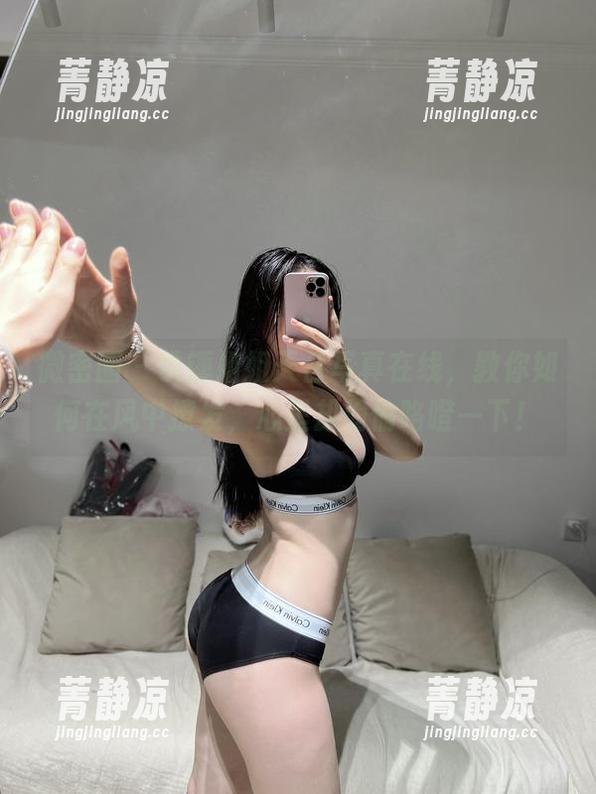 微密圈 - 铁锤姐姐天台写真在线，教你如何在风中撩发，心里却偷偷咯噔一下！