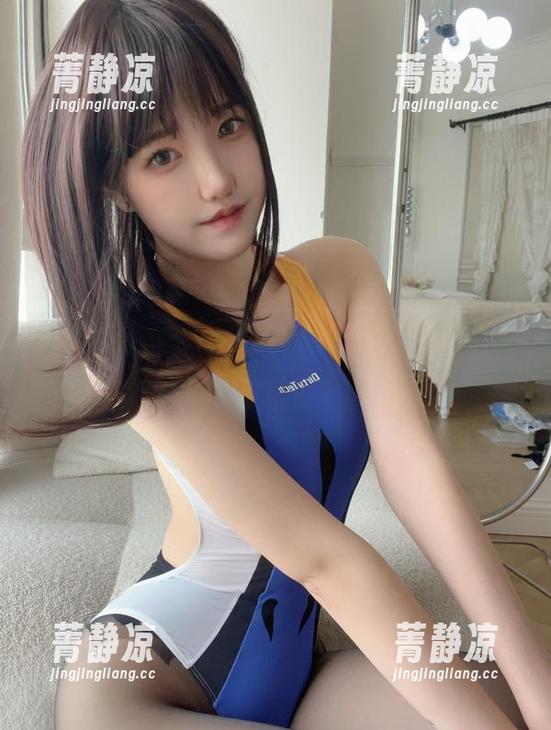 咖啡和公文包，阿薰kaOri的全套职业装图集不只是工作