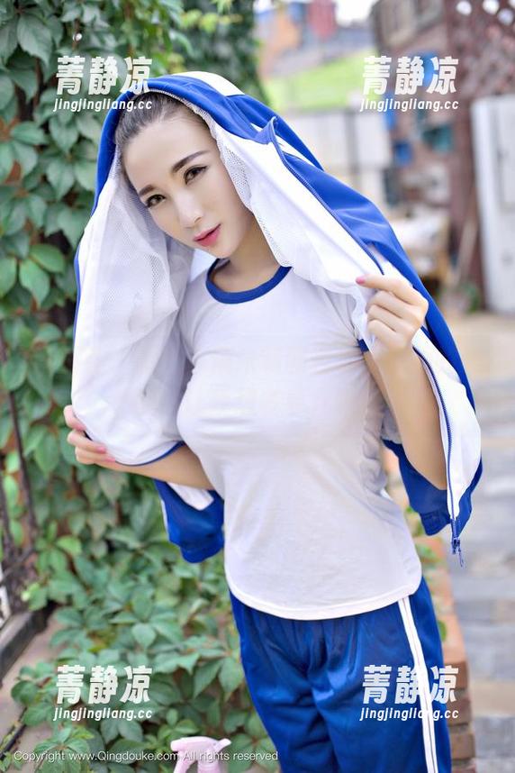 青豆客 - 看！苏糯米制服合集，犯规的美感，让我想多看几眼！