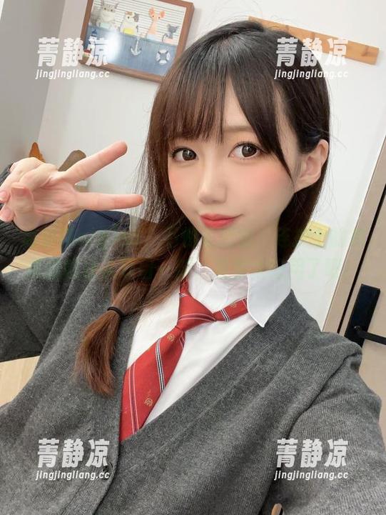 魔物喵nigisa，不愧是魔物，连护士的拍摄都能让人耳目一新，资源太好用了吧！