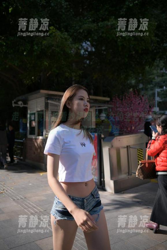 魔镜街拍 走,魔镜街拍看纱裙肉丝美女的全套写真,我愿意停留在这一刻~