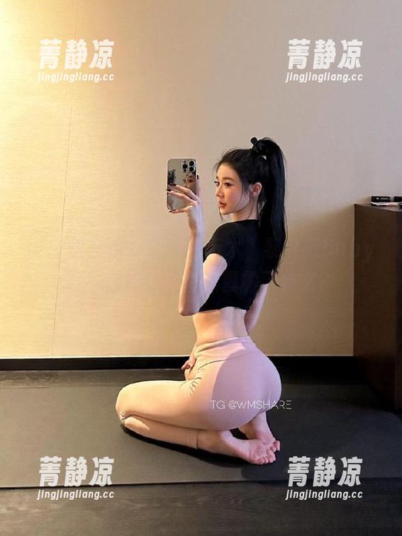 微密圈 - 随便聊聊飞行术，黎允熙baby的空姐最新写真集暴露了什么？